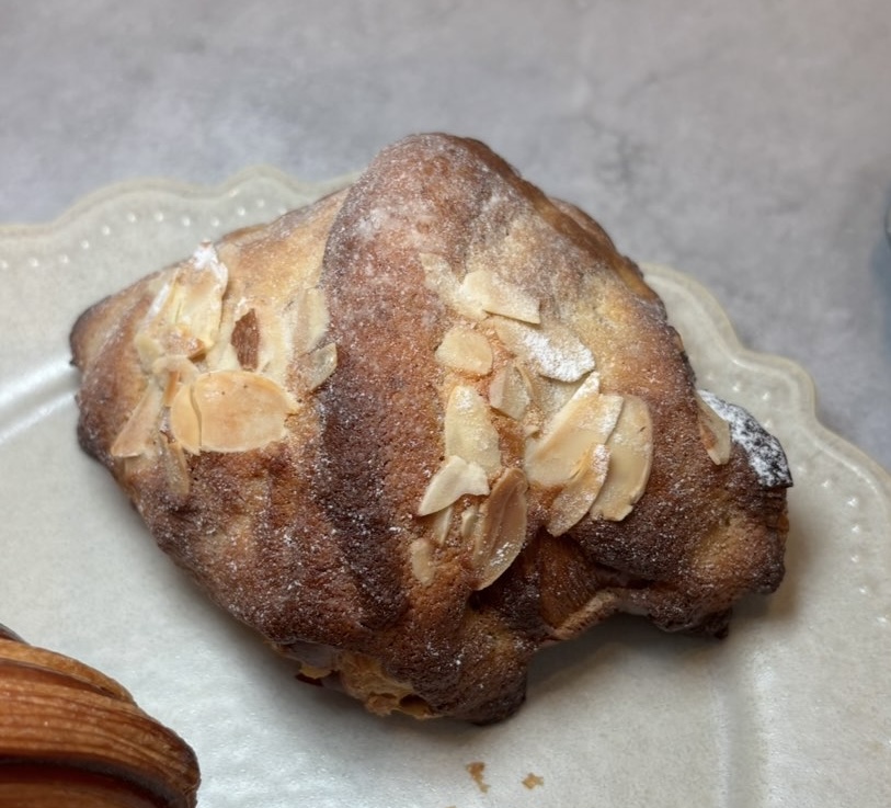 hd,/アッシュデコンマ（豊田市）　クロワッサンダマンド