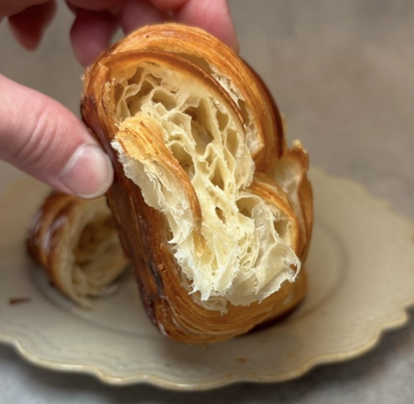 hd,/アッシュデコンマ（豊田市）　クロワッサンの断面