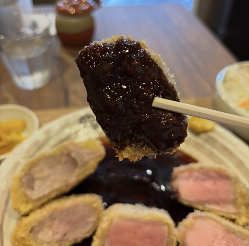 厚切りレアとんかつ やまとん 岡崎店 味噌ヒレカツ一口