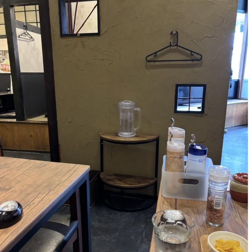 厚切りレアとんかつ やまとん 岡崎店 店内風景