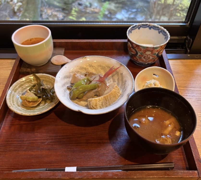 せせらぎの厨 すずしろ(豊田市) 前菜プレート