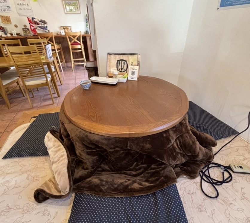 うなぎの三河(豊田市) 店内にあるこたつ