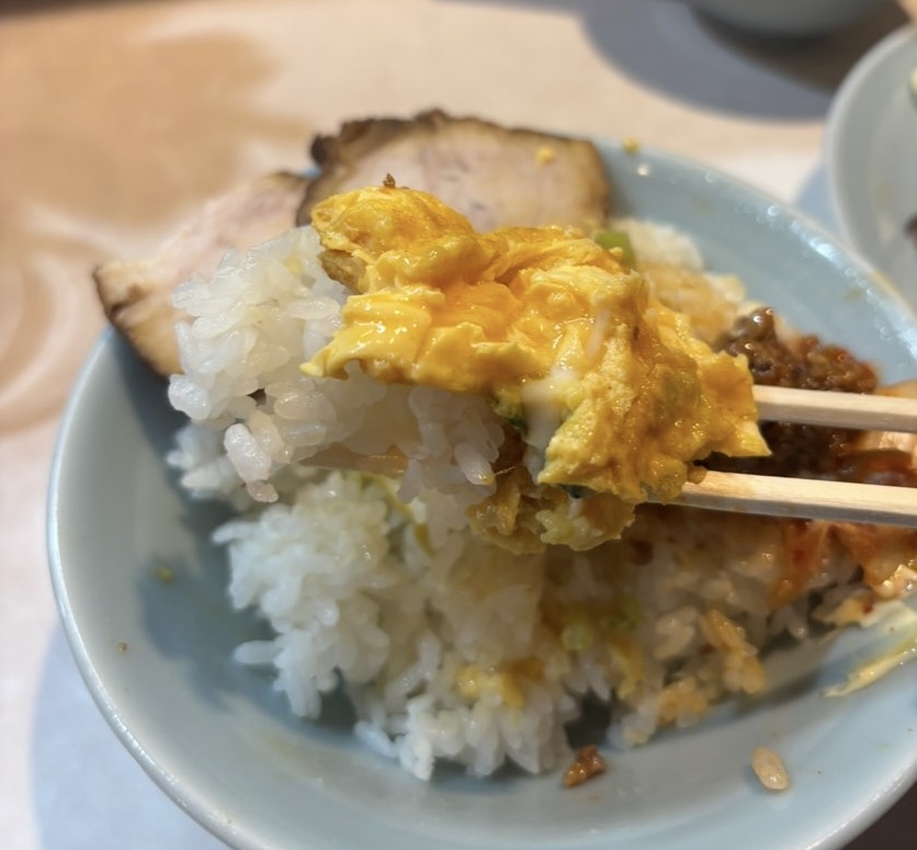 味楽苑(豊田市) 焼き豚丼一口