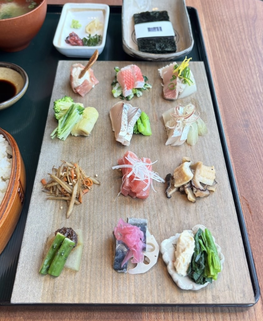 手巻き喫茶二巻（豊田市）　手巻き寿司12品