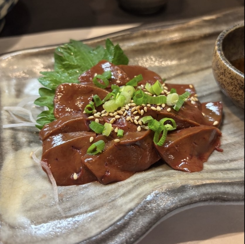 圭五（豊田市梅坪）　馬のレバ刺し