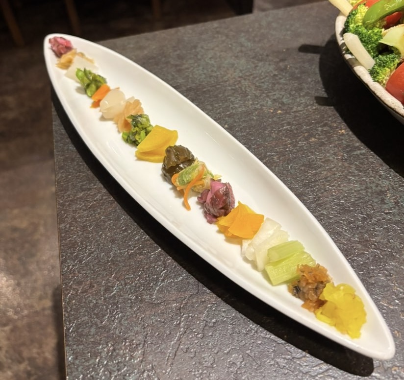 菜な蔵屋（豊田市）　漬物盛合せ