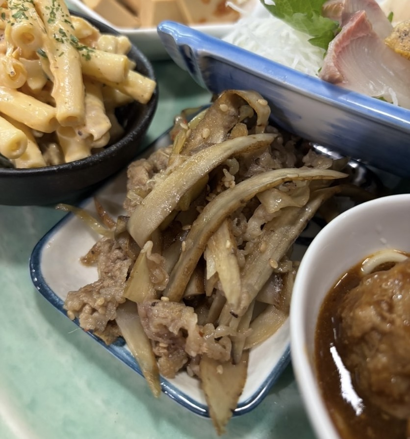 たけうち食堂（豊田市）　肉とごぼうの煮つけ