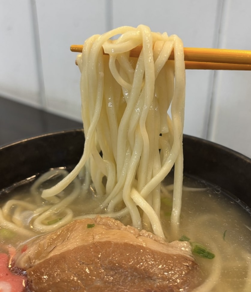 琉球cafe てぃーだかんかん（豊田市）　沖縄そばの麺