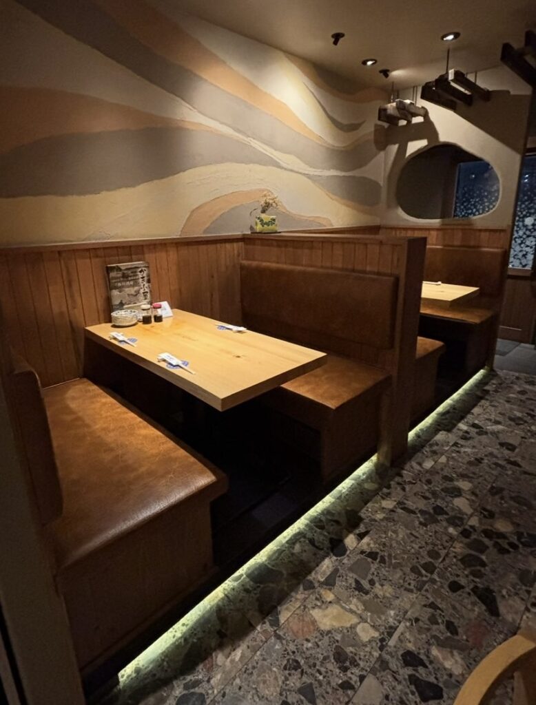 かき小屋 厚岸水産 豊田本店　店内風景