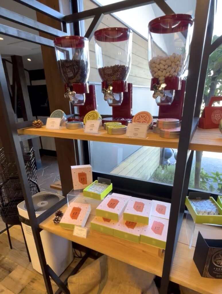 久遠チョコレート 豊田店　店内風景