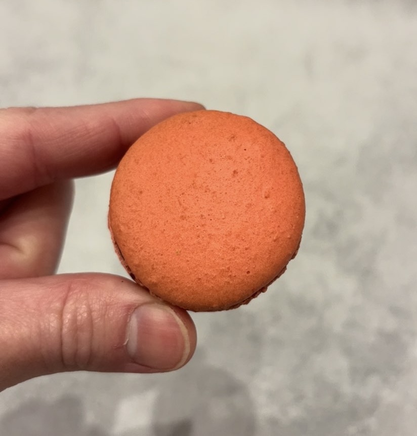 パティスリーアション（ACHON）　フランボワーズのマカロン