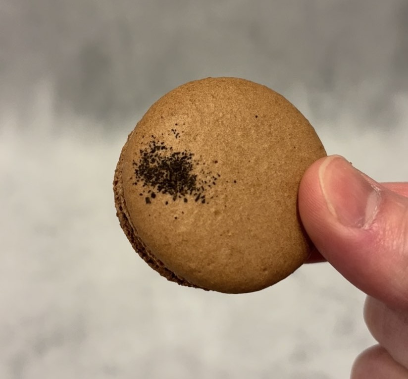 パティスリーアション（ACHON）　アールグレイのマカロン