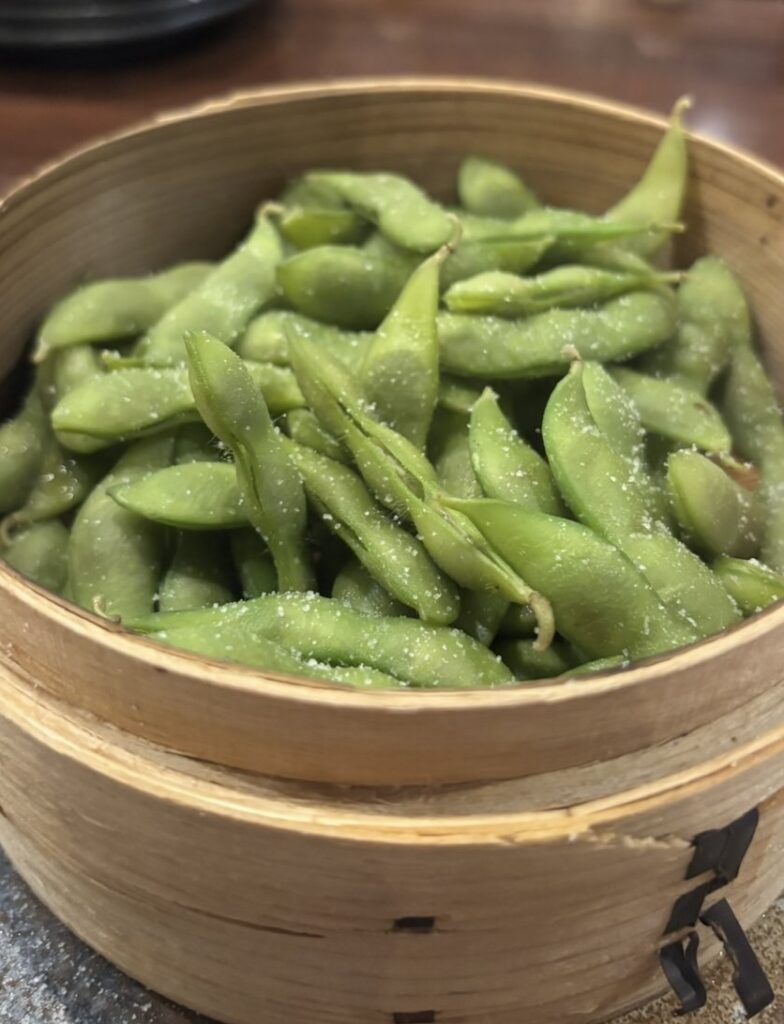 居酒屋よしぶ(豊田市) 茶豆のせいろ蒸し