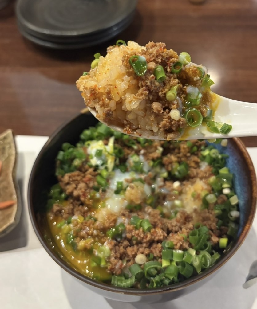 居酒屋よしぶ(豊田市) 台湾ミンチ丼