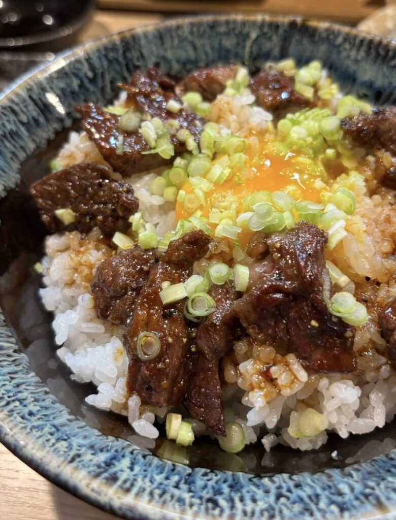 海鮮居酒屋 傾奇者（豊田市）　ハラミ丼