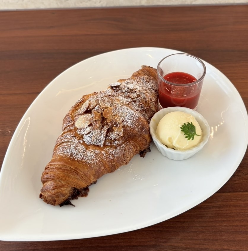 サロン・ド・テ 名古屋ふらんす 本店　デザートクロワッサンしょこら