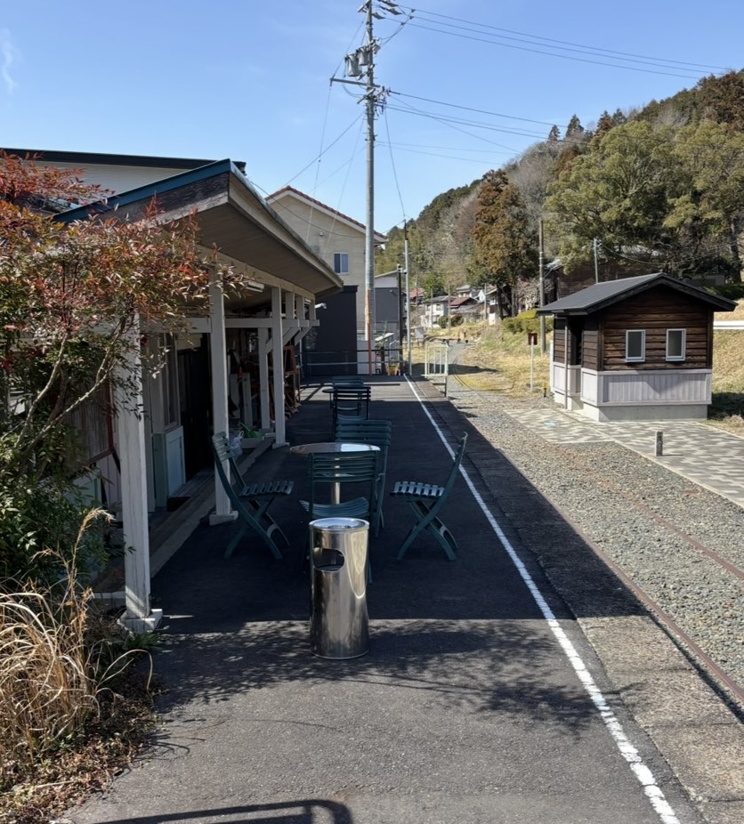 西中金ふれあいステーション　廃駅のホーム