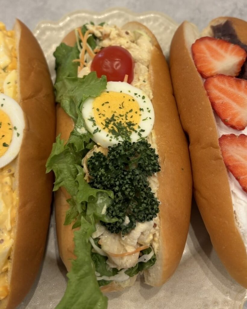 あすけコッペ（豊田市足助）　チキンサラダコッペパン