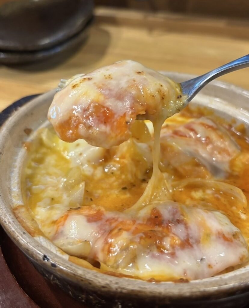 炉ばた すず㐂（豊田市）　サーモン玉ねぎチーズ焼き