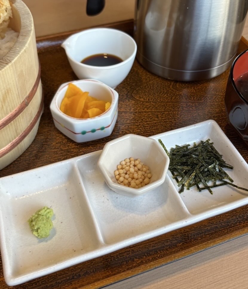 うお坐食堂 豊田上郷SA 海老天ひつまぶしの薬味