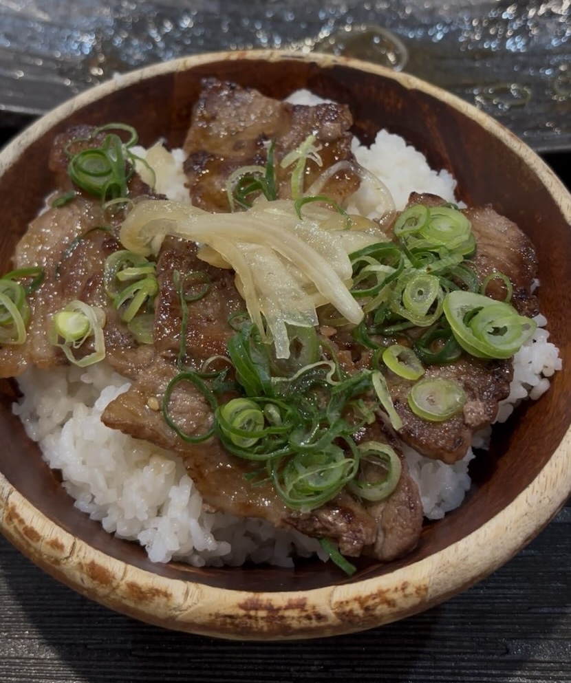 麦とろガーデン 豊田メグリア本店　カルビ丼