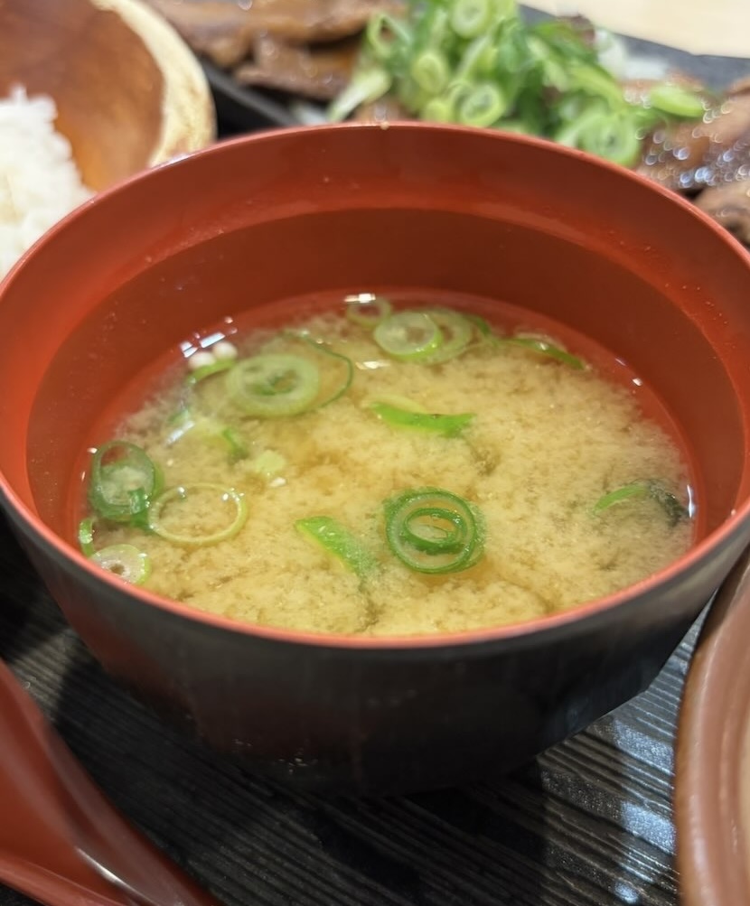 麦とろガーデン 豊田メグリア本店　味噌汁