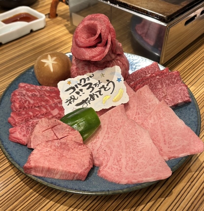 焼肉ホルモンせがれ(豊田市) 肉ケーキ