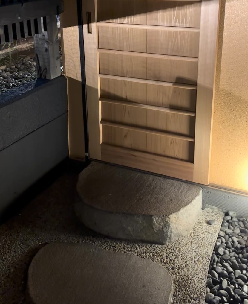 原始焼き酒場 火の丸（豊田市）　２Fの個室の扉