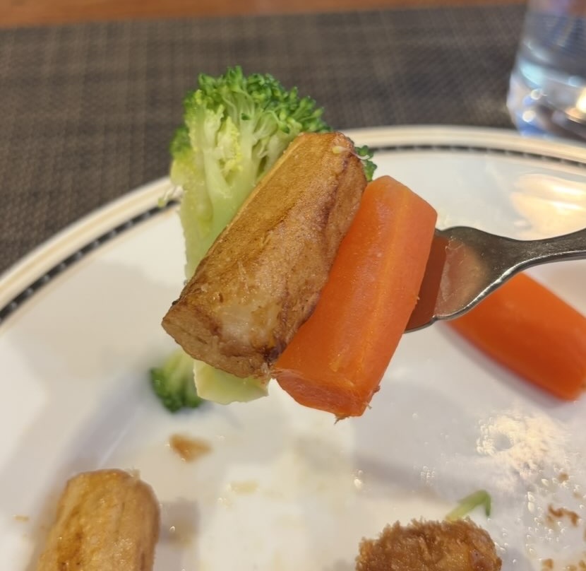 洋食の店 ふる~る(豊田市) ポークカツレツの野菜