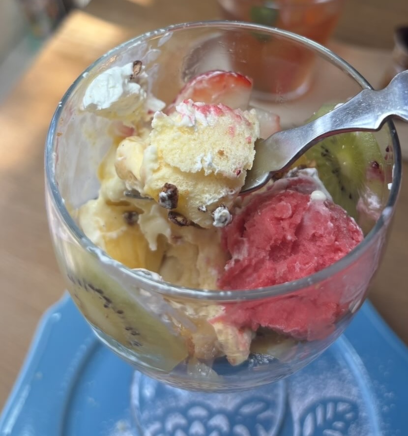 Halleloo Garden（みよし市）　ランチのフルーツパフェ