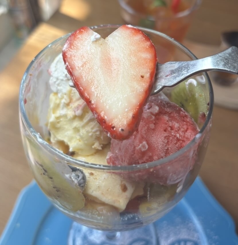 Halleloo Garden（みよし市）　ランチのフルーツパフェ