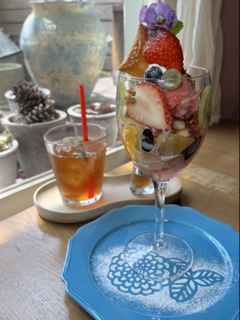 Halleloo Garden（みよし市）　ランチのフルーツパフェ