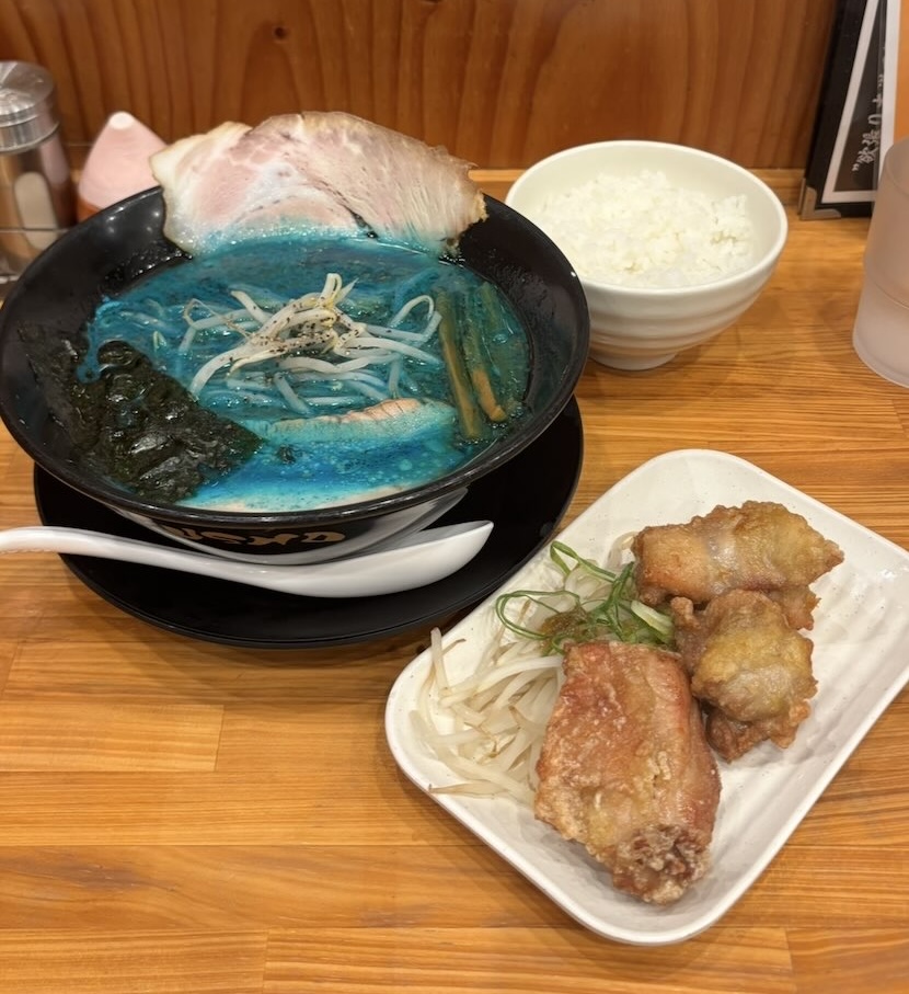 麦笑 豊田店　青のとんこつと唐揚げ