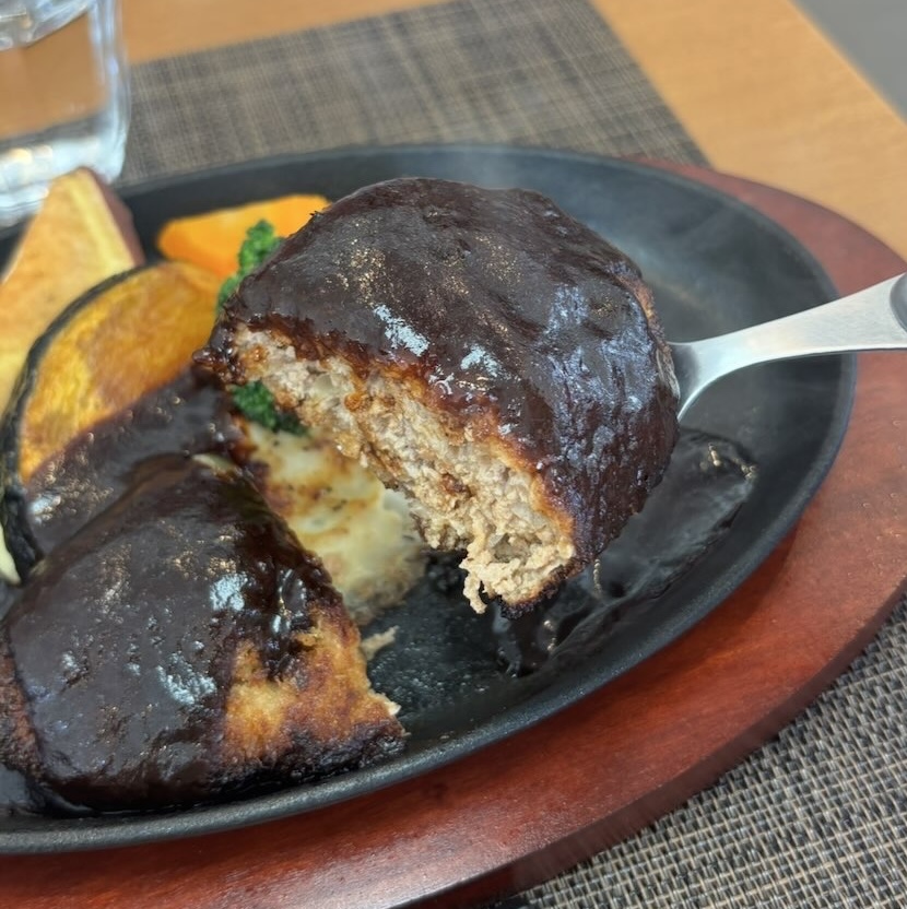 洋食やすひろ(豊田市) ハンバーグ