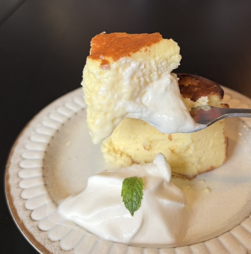 Cafe&Bar BooN（豊田市）　バスクチーズケーキ
