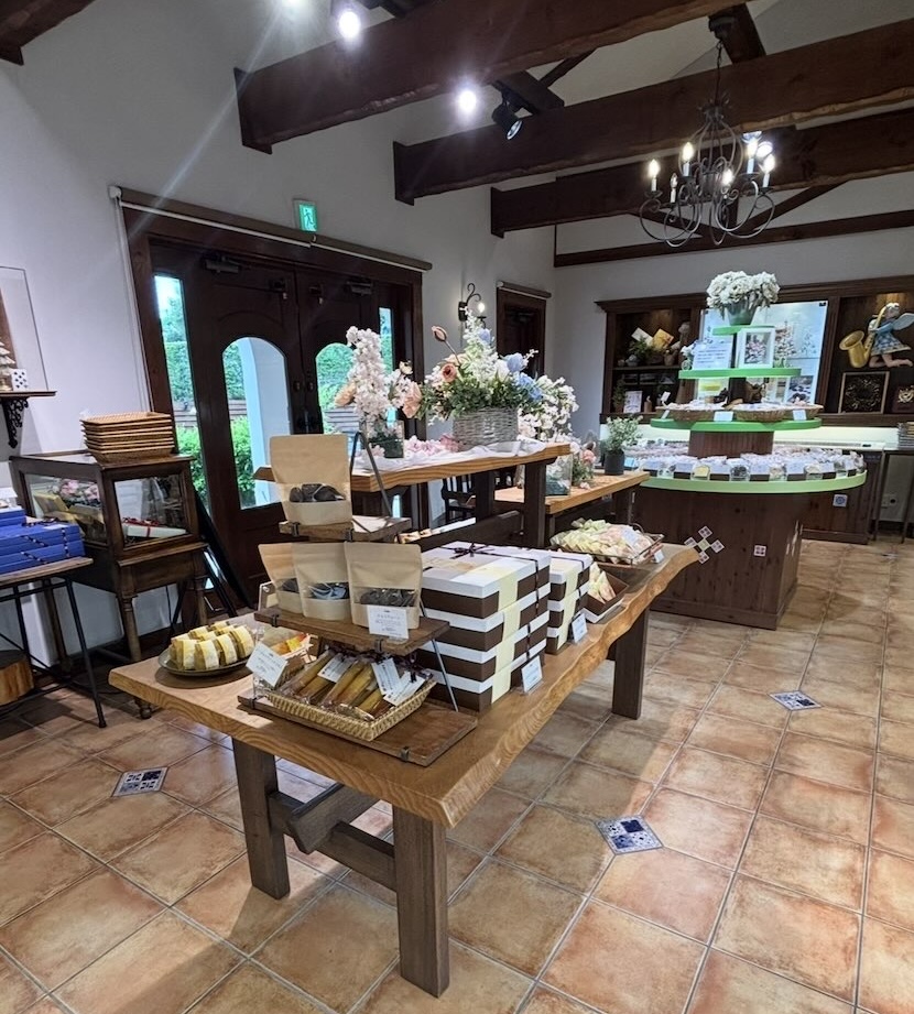 ケーキハウス アンジュ（Ange)平戸橋店　店内風景