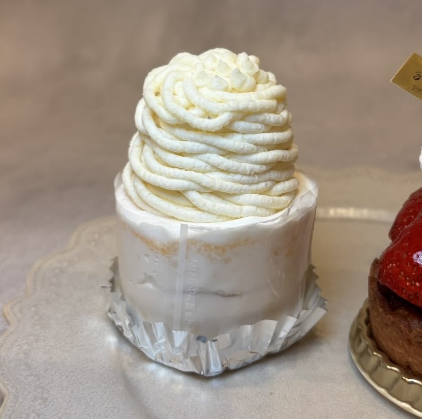 ケーキハウス アンジュ（Ange)平戸橋店　白いモンブラン