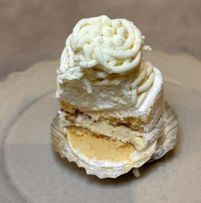 ケーキハウス アンジュ（Ange)平戸橋店　白いモンブラン