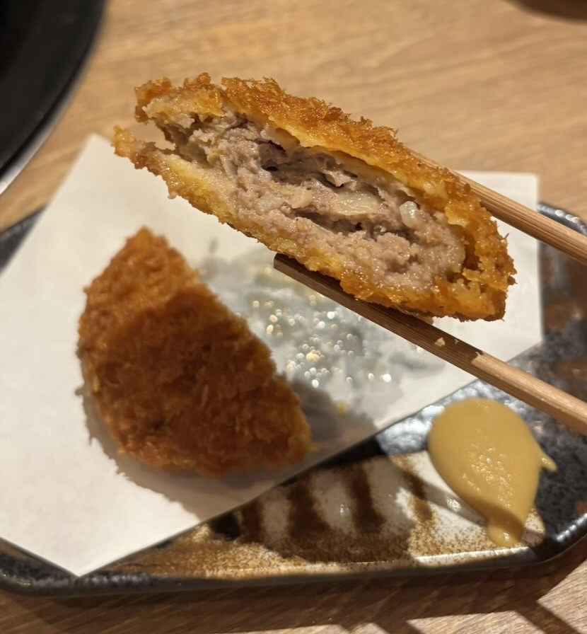 もつ鍋 岳（豊田市）　メンチカツ