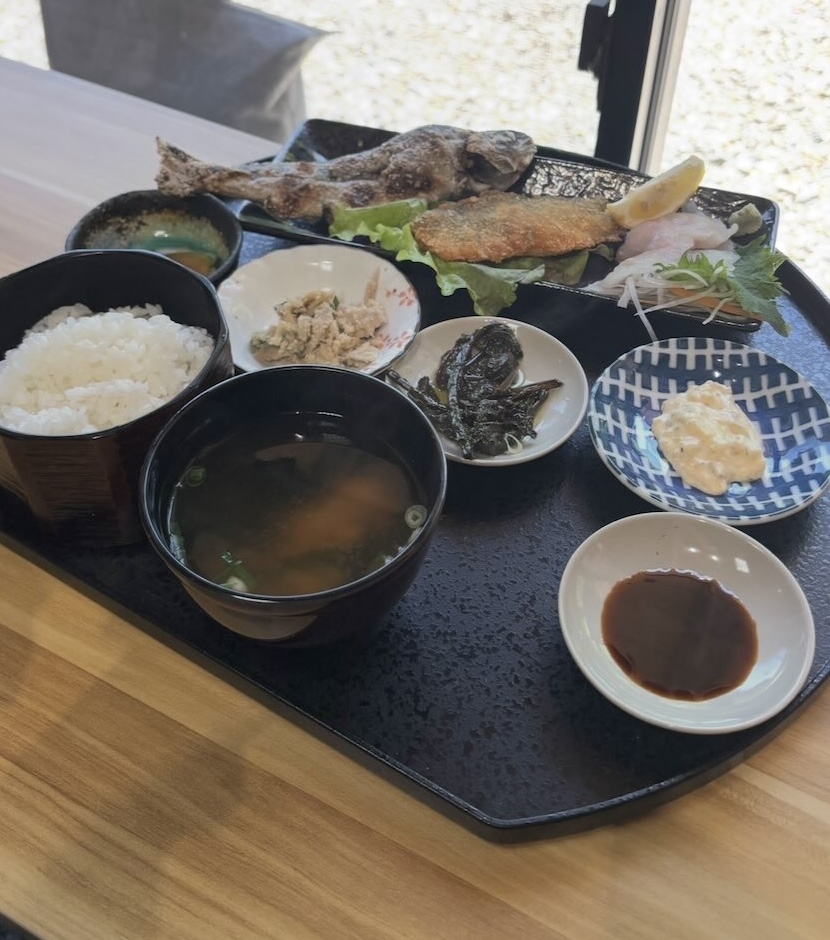 互いの森PARK|フォークテイルキッチン ゆずマス三種盛り定食