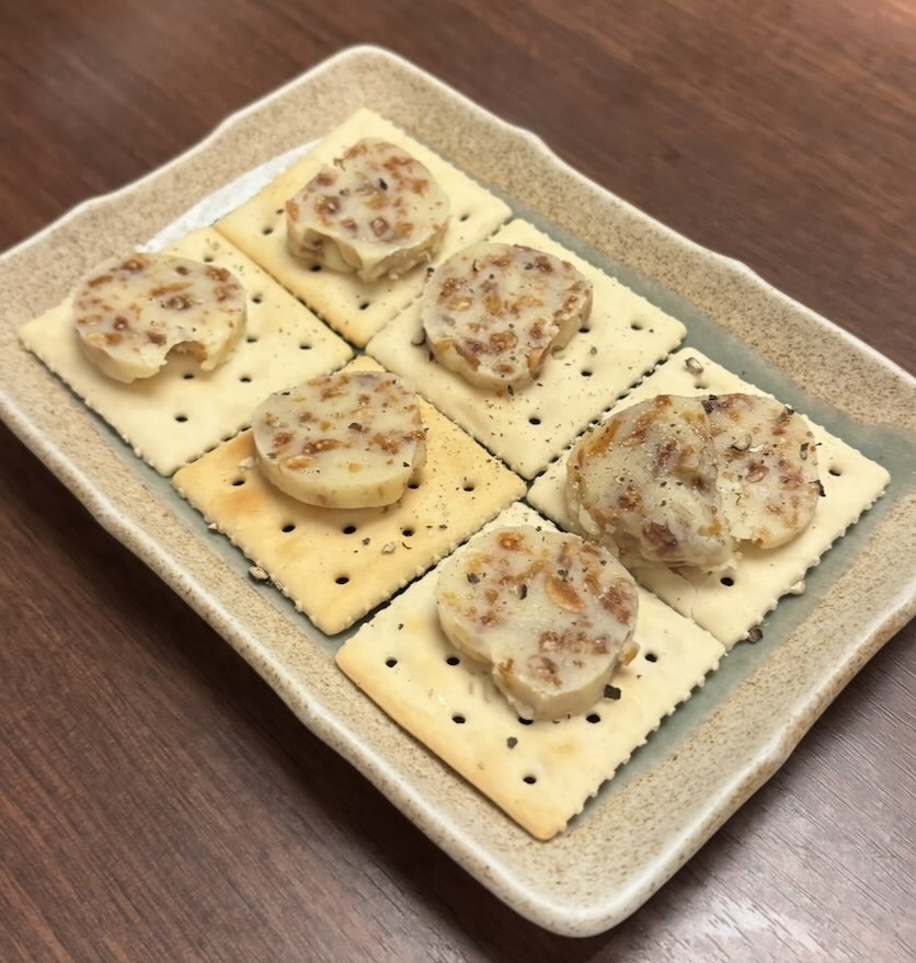 大衆居酒屋 喝采（豊田市）　いぶりがっこクリームチーズ