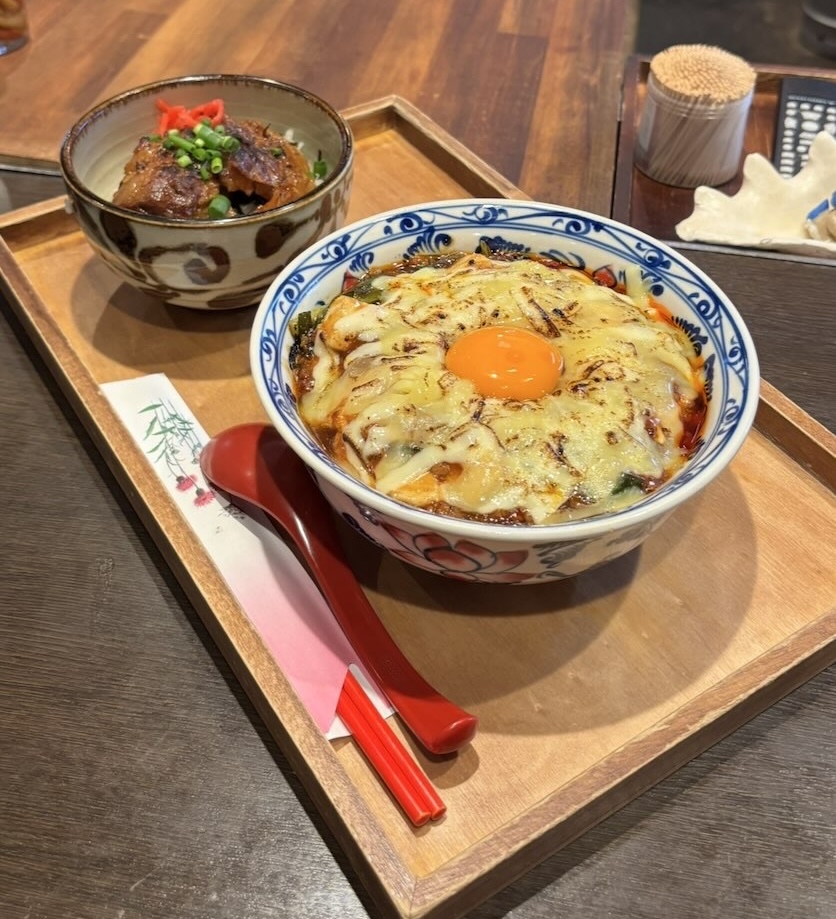 ちばる食堂（岡崎市）　麻婆炙りチー玉のソーキ丼セット