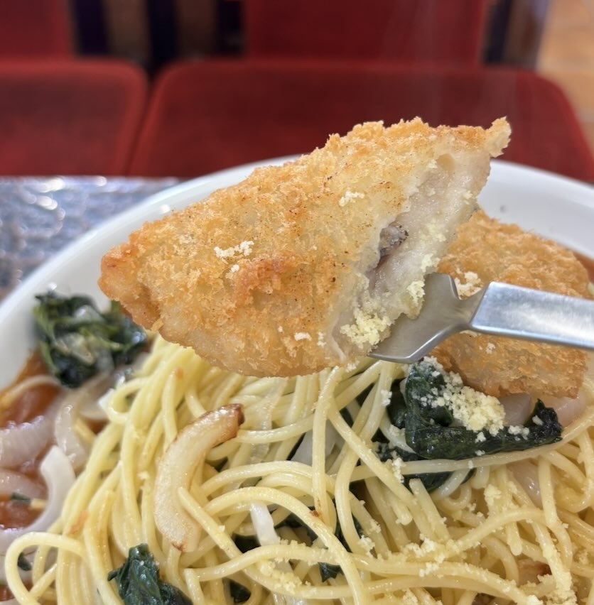カフェ ド 路話留（ロワール）　白身魚スパゲッティ