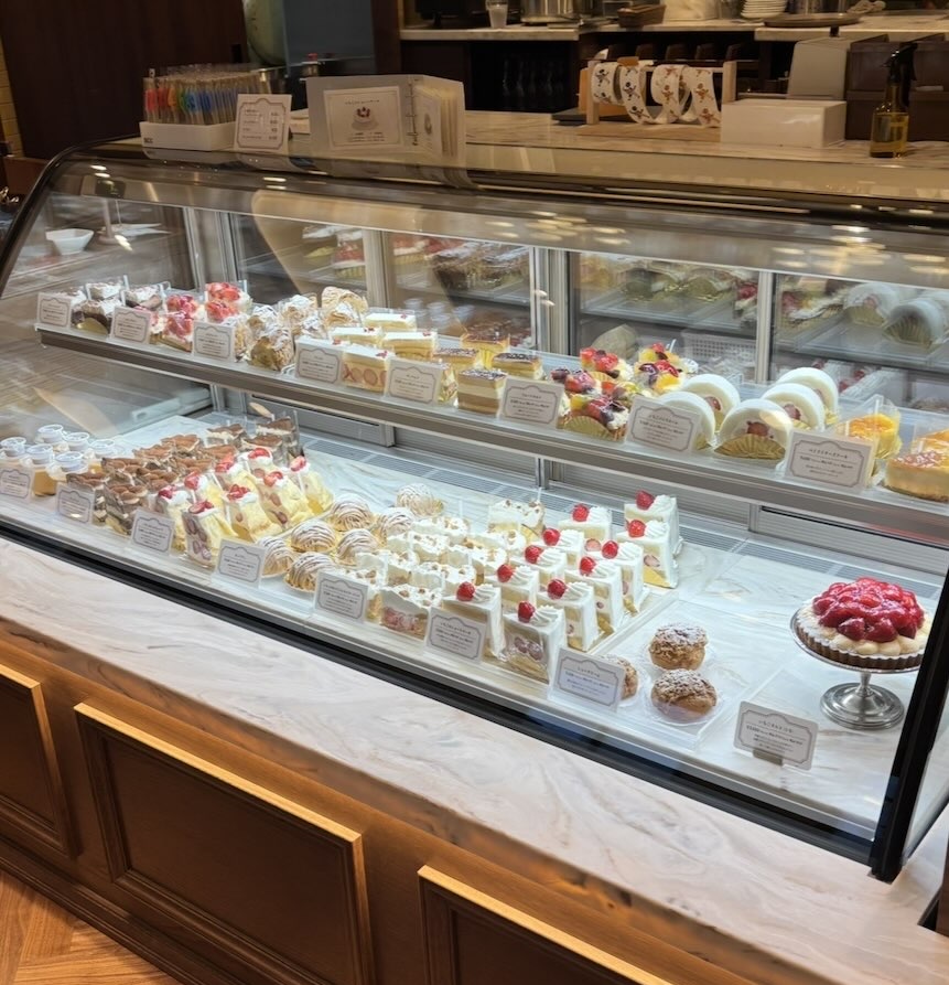洋食とケーキ グラメル(岡崎市) ケーキのショーケース