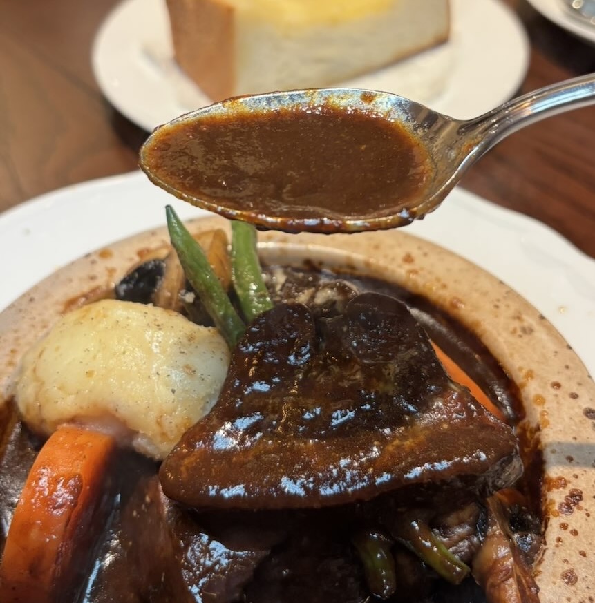 洋食とケーキ グラメル(岡崎市) 牛タンシチュー