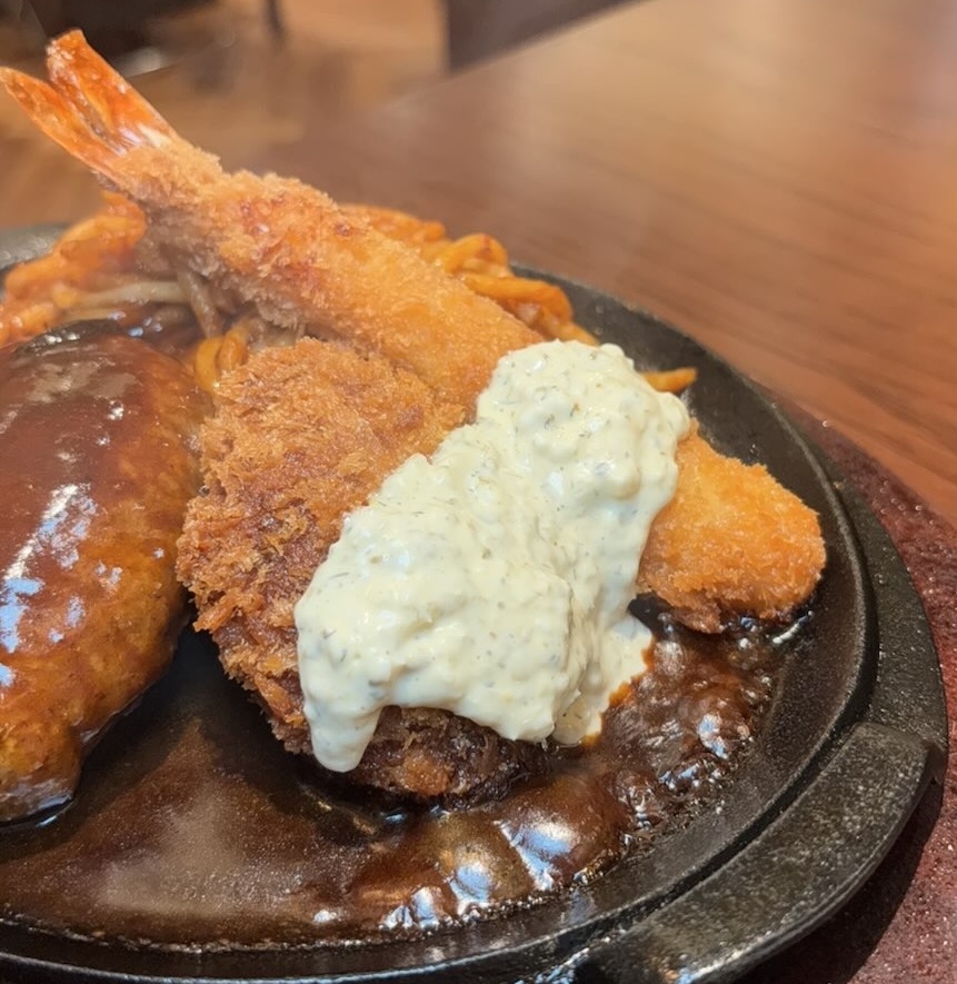 洋食とケーキ グラメル(岡崎市) ハンバーグナポリタンのトッピング
