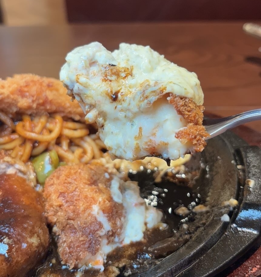洋食とケーキ グラメル(岡崎市) カニクリームコロッケ