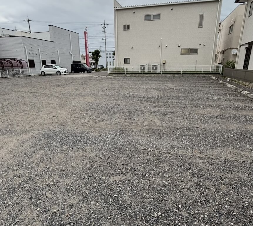 洋食とケーキ グラメル(岡崎市) 駐車場