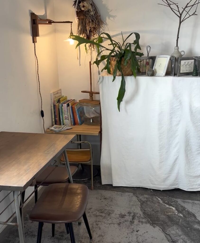 koha & eat more（豊田市）　飲食スペース