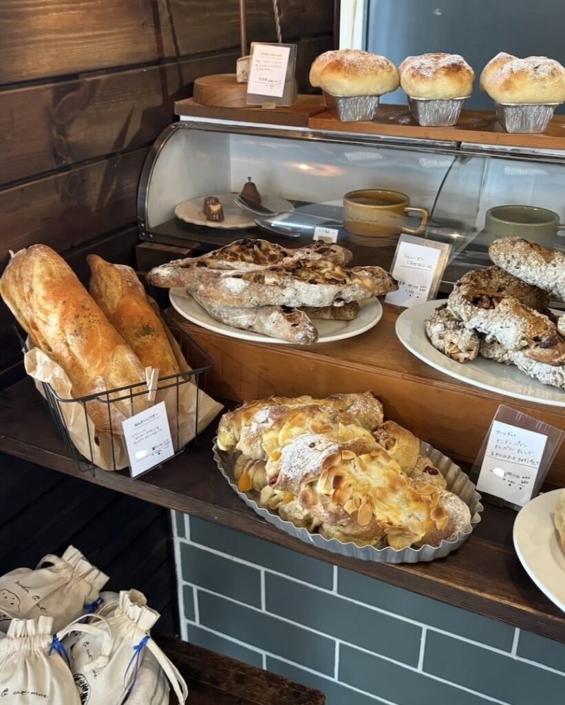 koha & eat more（豊田市）　店内風景